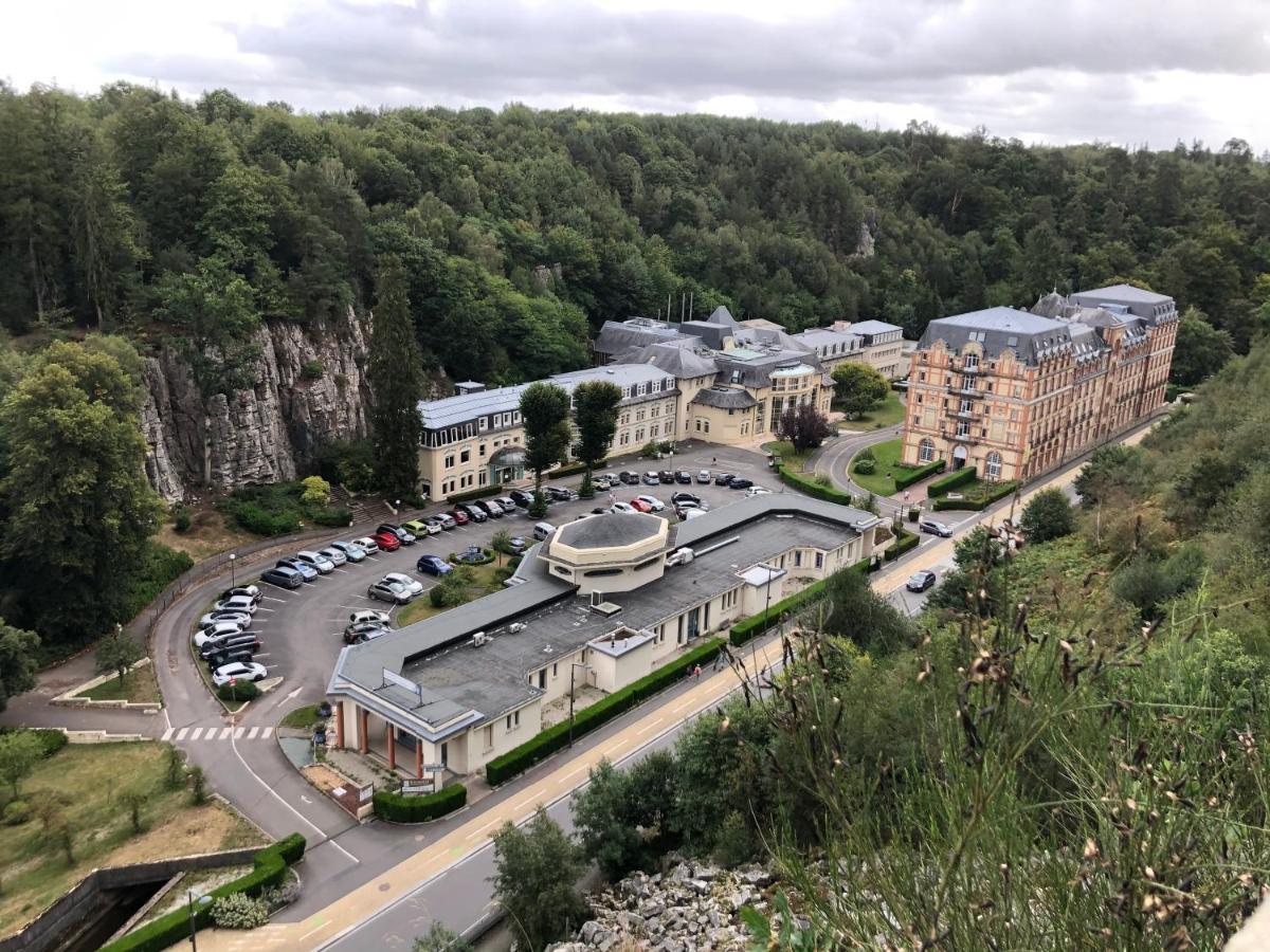 Manoir De La Prise Tarot Panzió Bagnoles de l'Orne Normandie Kültér fotó