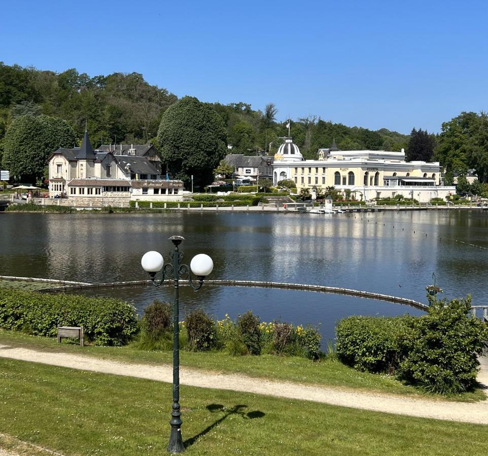 Manoir De La Prise Tarot Panzió Bagnoles de l'Orne Normandie Kültér fotó