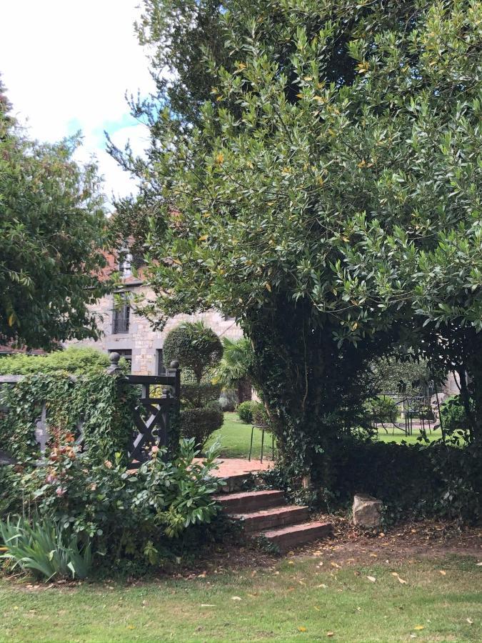 Manoir De La Prise Tarot Panzió Bagnoles de l'Orne Normandie Kültér fotó