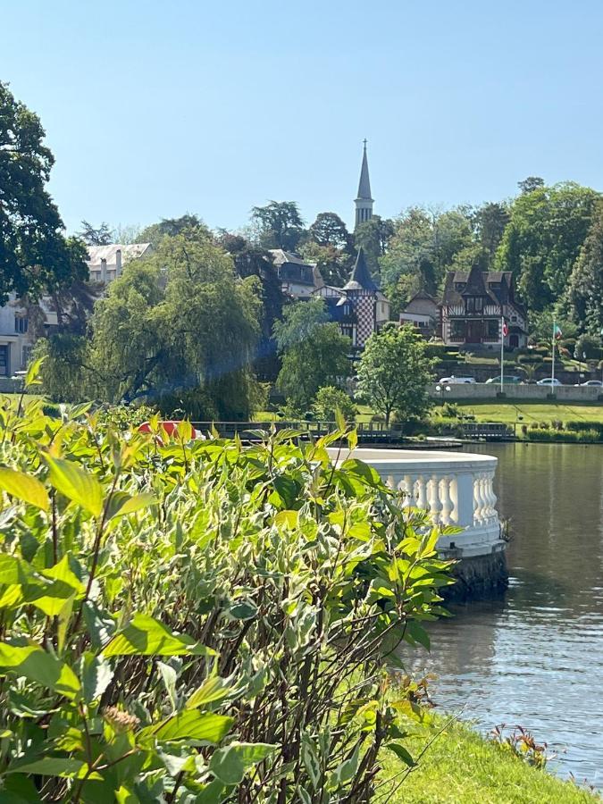 Manoir De La Prise Tarot Panzió Bagnoles de l'Orne Normandie Kültér fotó